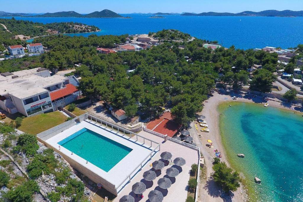 Fjaka Luxury Mobile Home - Oaza Mira Camping Croatia Drage Bagian luar foto