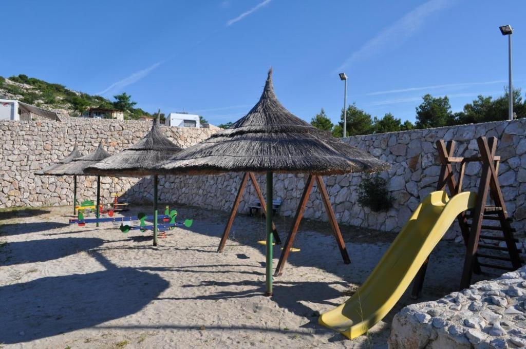 Fjaka Luxury Mobile Home - Oaza Mira Camping Croatia Drage Bagian luar foto