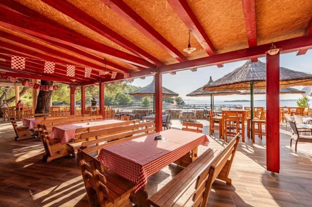 Fjaka Luxury Mobile Home - Oaza Mira Camping Croatia Drage Bagian luar foto